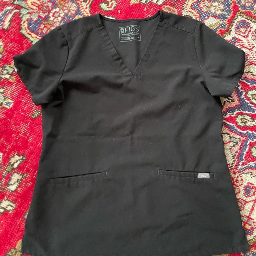 Figs scrub top black